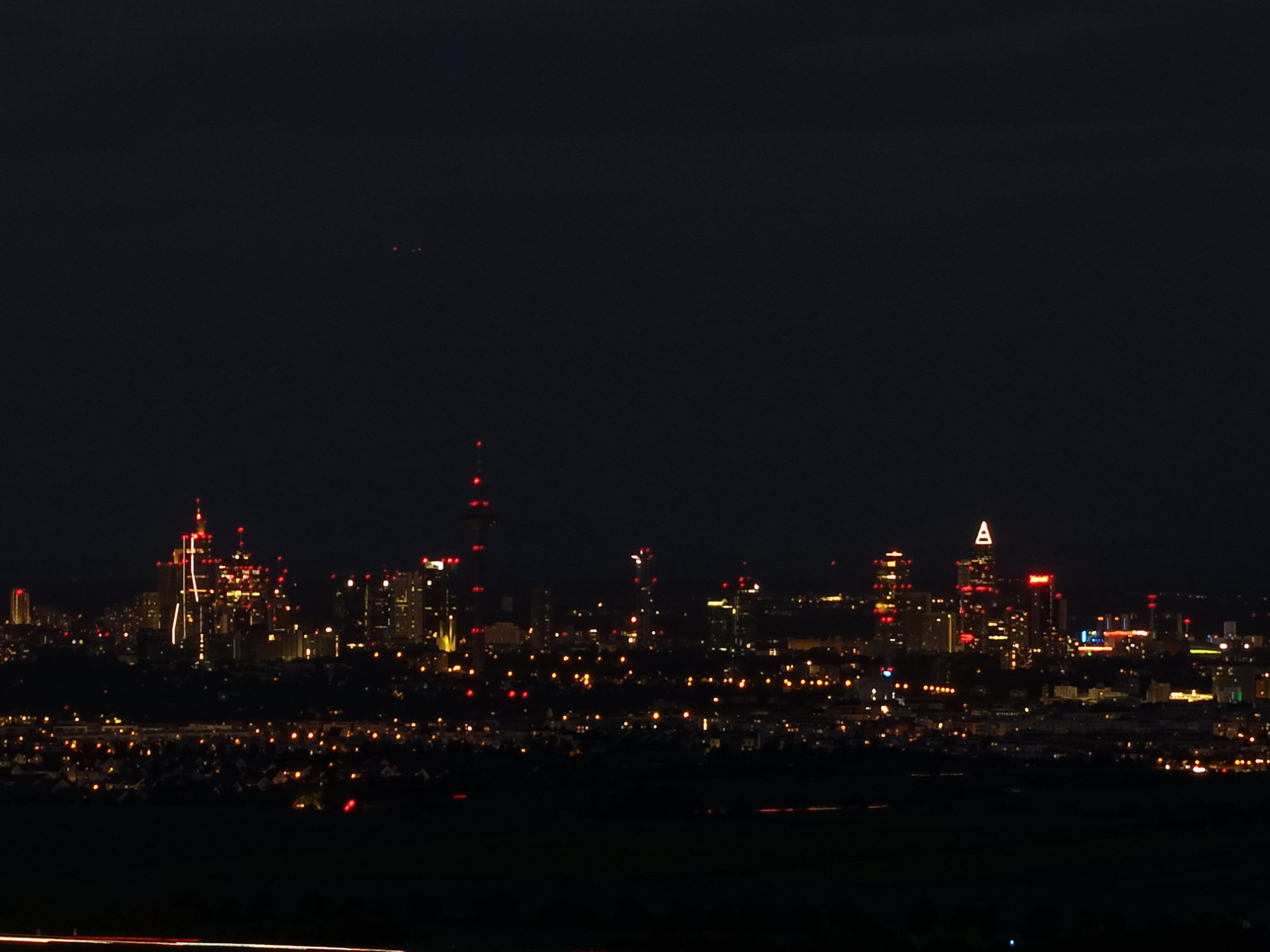 Frankfurter Skyline bei Nacht - NK-Aerials